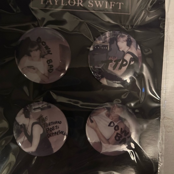 Taylor Swift Black Graphic Sweatshirt - Picture 5 of 5